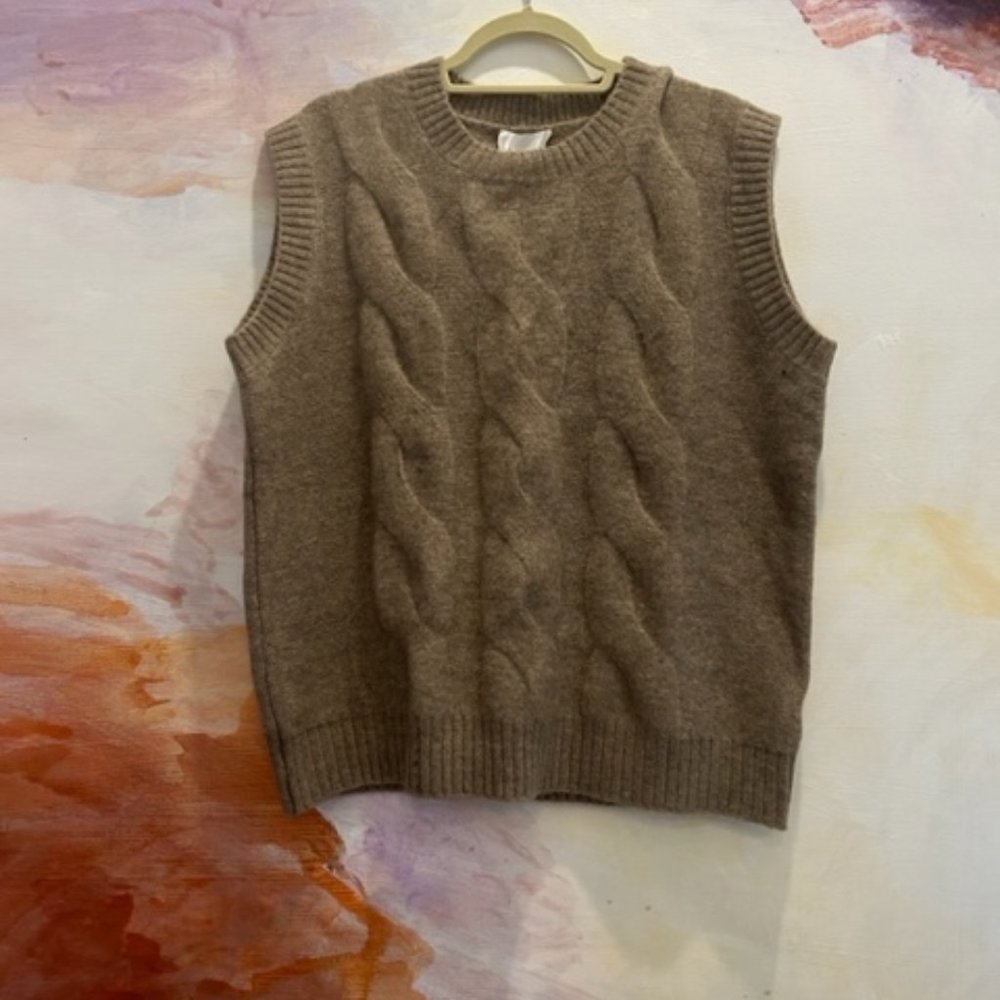 Line & Dot Bershka Vest in Taupe